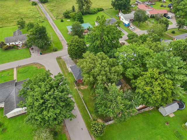 723 Nichols St, Pulaski, TN 38478