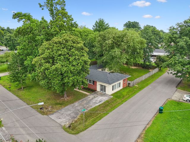 723 Nichols St, Pulaski, TN 38478