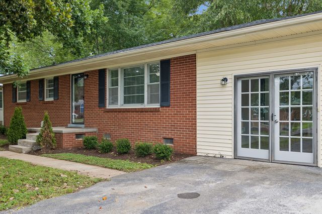 723 Nichols St, Pulaski, TN 38478