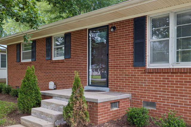 723 Nichols St, Pulaski, TN 38478