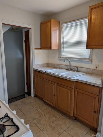 19236 Saint Aubin Street, Detroit, MI 48234