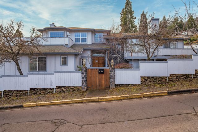 369 Alta Avenue, Ashland, OR 97520