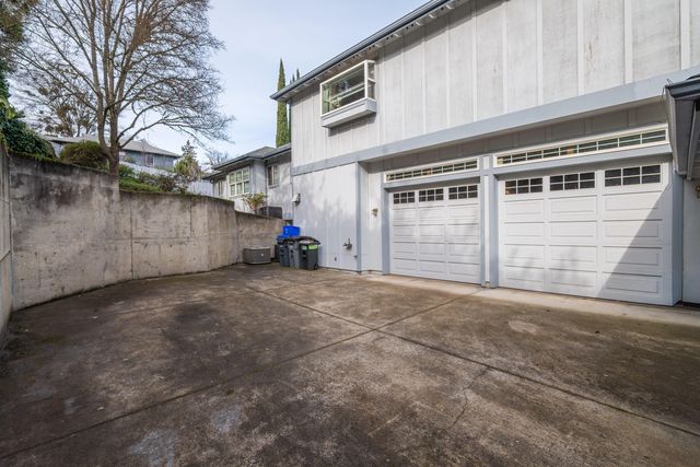 369 Alta Avenue, Ashland, OR 97520