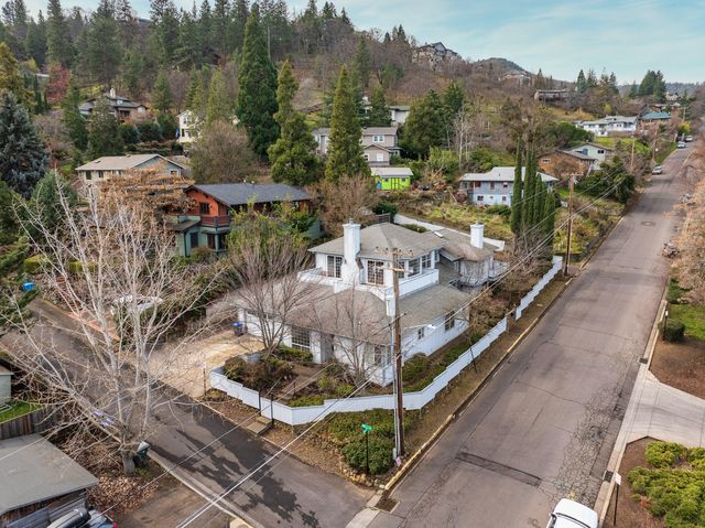 369 Alta Avenue, Ashland, OR 97520