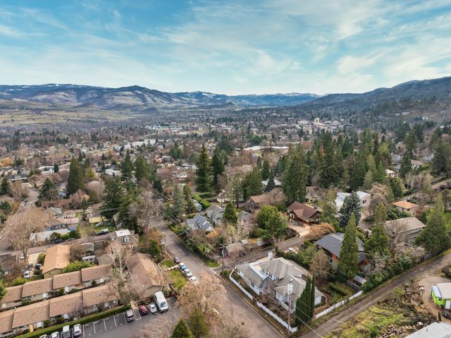 369 Alta Avenue, Ashland, OR 97520