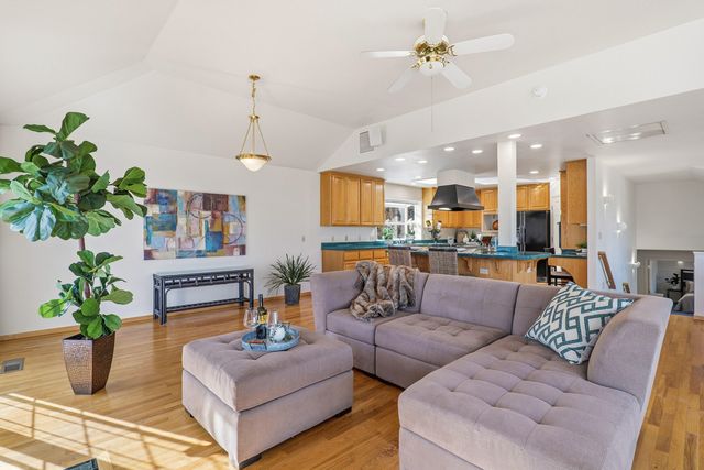 369 Alta Avenue, Ashland, OR 97520