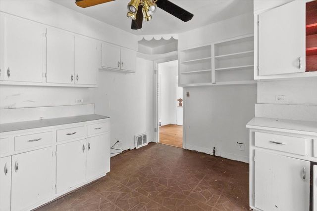 N2404 Loverture DRIVE, Burlington, WI 53105