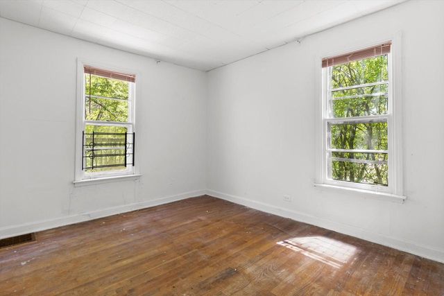 N2404 Loverture DRIVE, Burlington, WI 53105