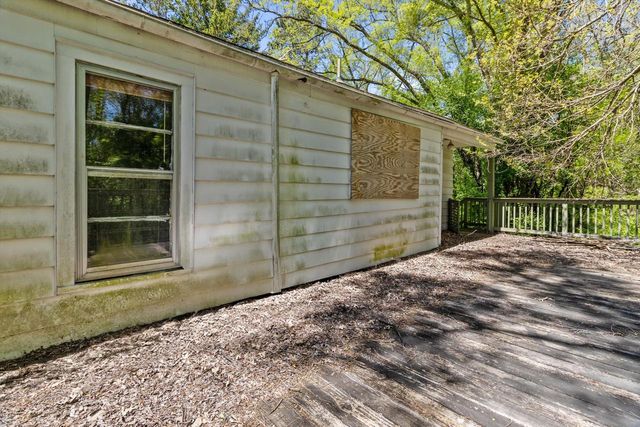 N2404 Loverture DRIVE, Burlington, WI 53105