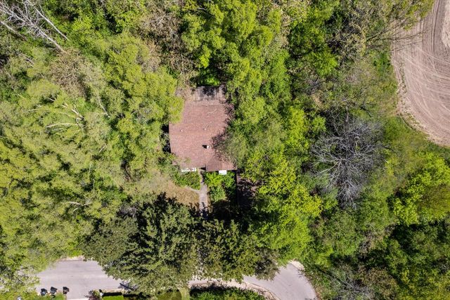 N2404 Loverture DRIVE, Burlington, WI 53105