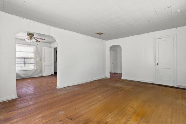 N2404 Loverture DRIVE, Burlington, WI 53105
