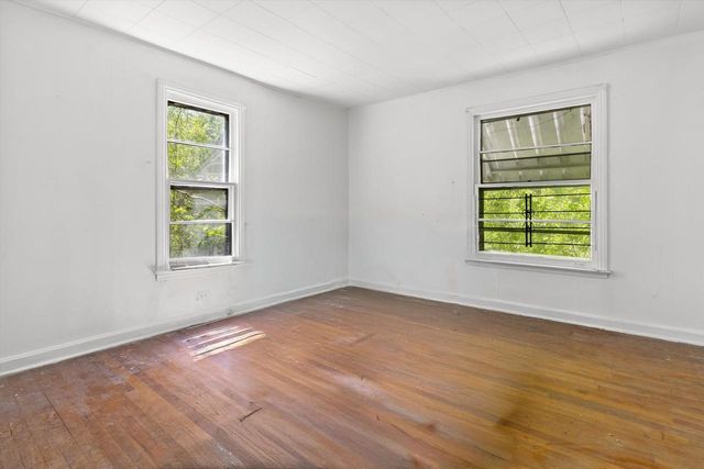 N2404 Loverture DRIVE, Burlington, WI 53105