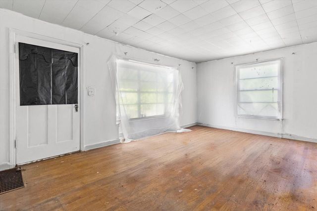 N2404 Loverture DRIVE, Burlington, WI 53105