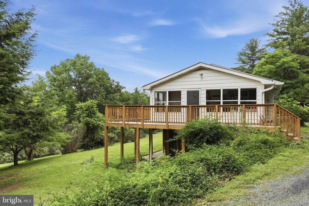 3704 CEDAR CREEK RD, Star Tannery, VA 22654