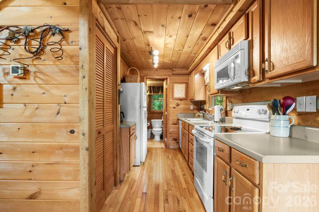 122 Cedar Cove Lane, Zionville, NC 28698