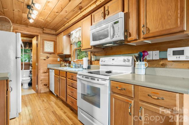 122 Cedar Cove Lane, Zionville, NC 28698