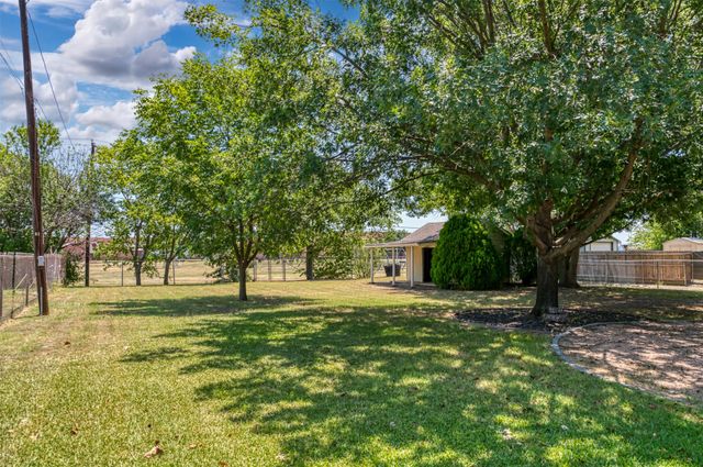 485 Ashley Lane, Roanoke, TX 76262