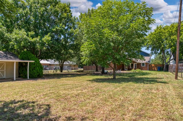 485 Ashley Lane, Roanoke, TX 76262