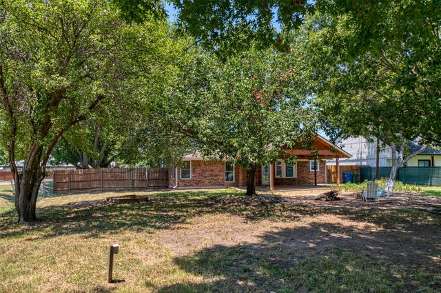 485 Ashley Lane, Roanoke, TX 76262