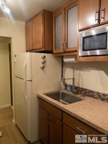 2955 Lakeside Drive Unit 220, Reno, NV 89509