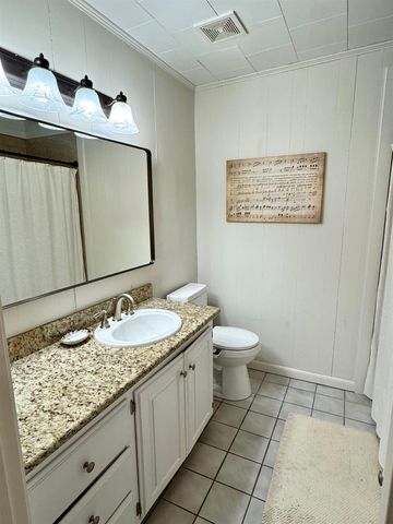 811 Belanger St, Morgan City, LA 70380