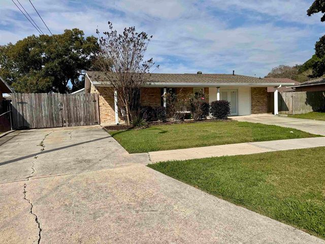 811 Belanger St, Morgan City, LA 70380