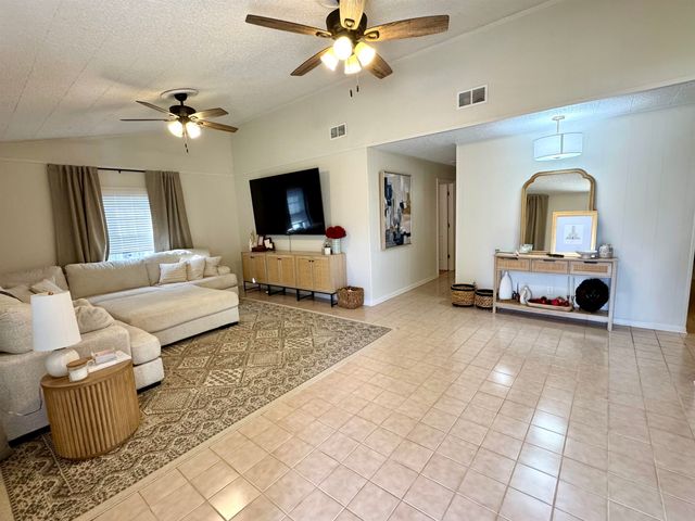 811 Belanger St, Morgan City, LA 70380