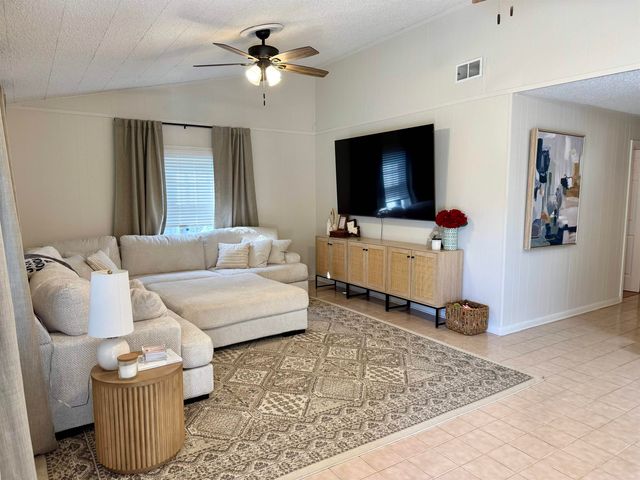 811 Belanger St, Morgan City, LA 70380