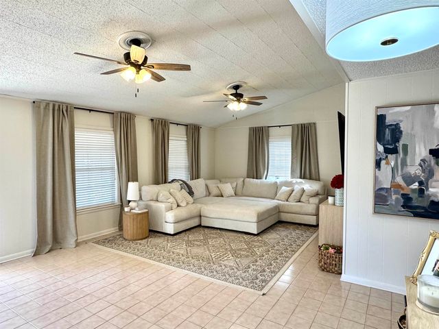 811 Belanger St, Morgan City, LA 70380