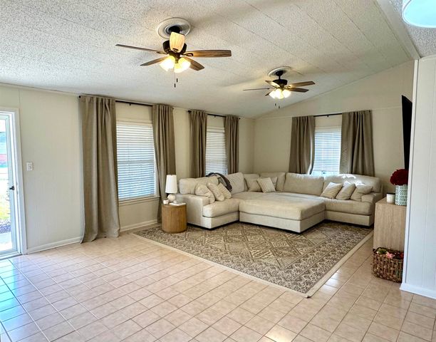 811 Belanger St, Morgan City, LA 70380