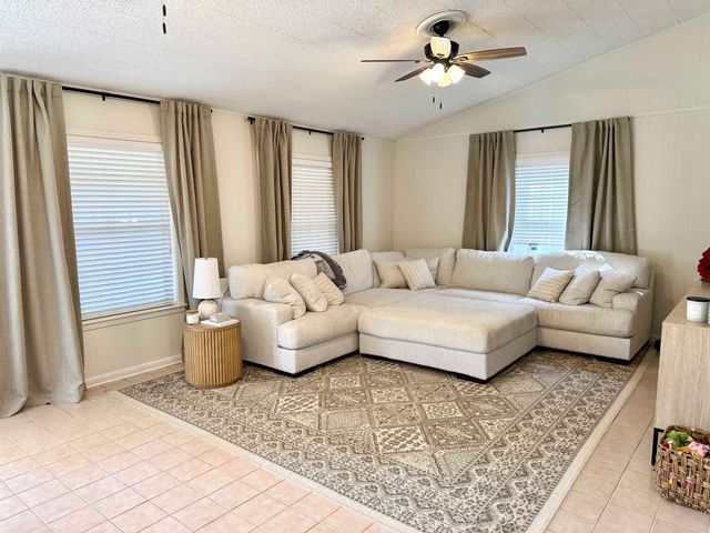 811 Belanger St, Morgan City, LA 70380