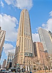 800 N Michigan Avenue 3701, Chicago, IL 60611