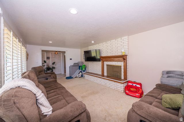 687 E 3125 N, North Ogden, UT 84414