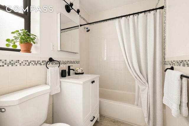 4739 40th St Apt 2G, New York City, NY 11104