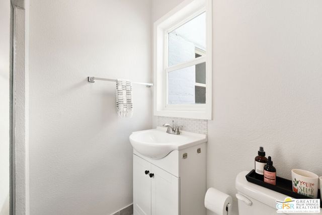 2481 N Cardillo Avenue, Palm Springs, CA 92262