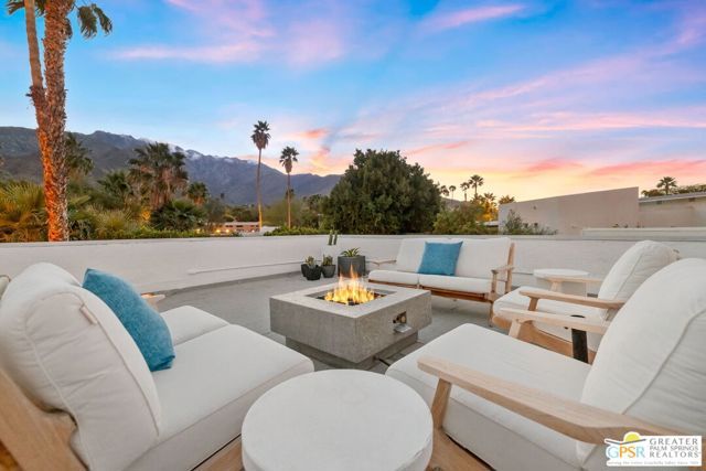 2481 N Cardillo Avenue, Palm Springs, CA 92262