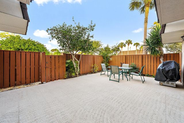 1622 16th Court, Jupiter, FL 33477