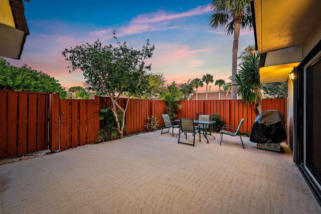 1622 16th Court, Jupiter, FL 33477