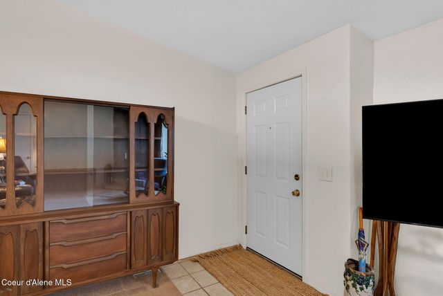 29399 N Clagstone RD, Athol, ID 83801