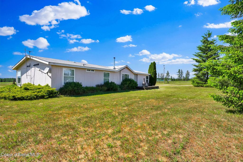 29399 N Clagstone RD, Athol, ID 83801