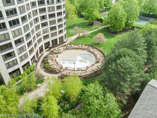 5000 Town Center Center 703, Southfield, MI 48075