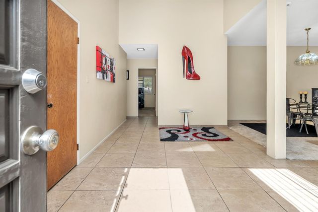 2301 Barrington Street 6, Bakersfield, CA 93309