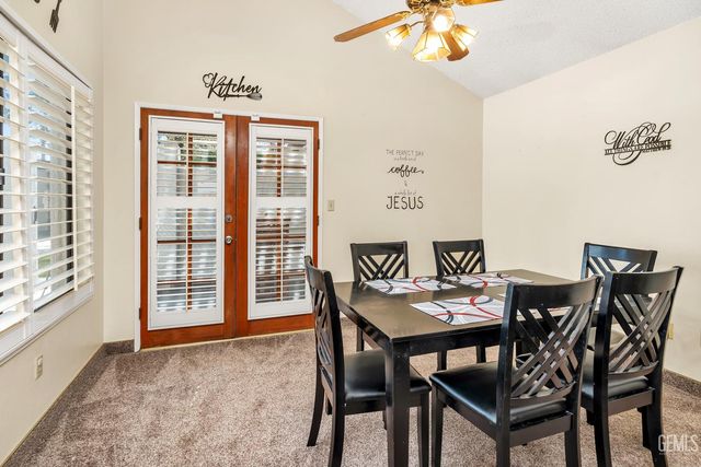 2301 Barrington Street 6, Bakersfield, CA 93309