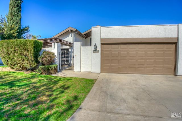 2301 Barrington Street 6, Bakersfield, CA 93309