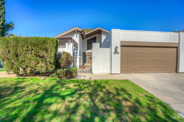 2301 Barrington Street 6, Bakersfield, CA 93309