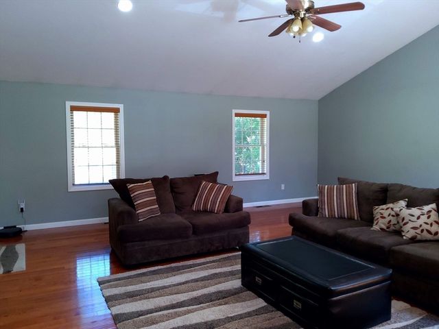 71 Eagle Dr, Dudley, MA 01571