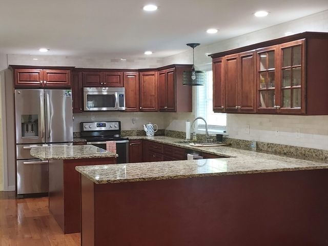 71 Eagle Dr, Dudley, MA 01571
