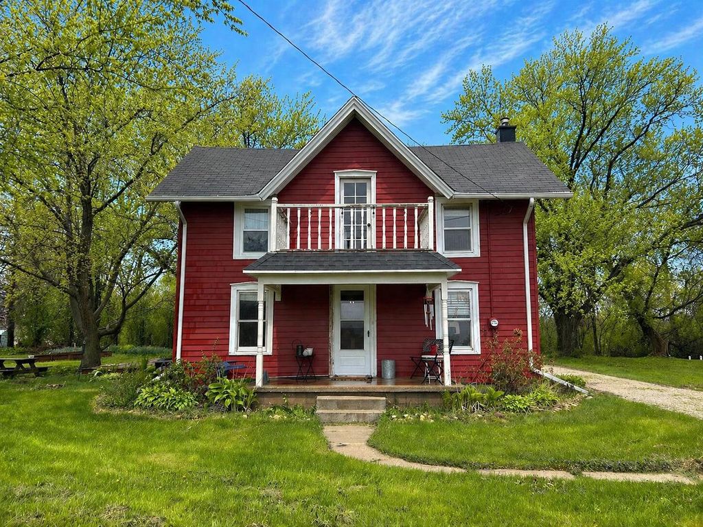 N8809 County Road, East Troy, WI 53120