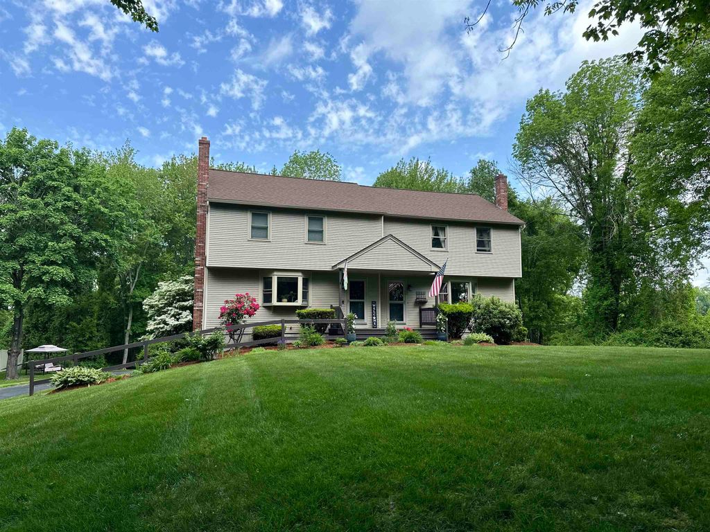 72 Brookdale Road, Salem, NH 03079