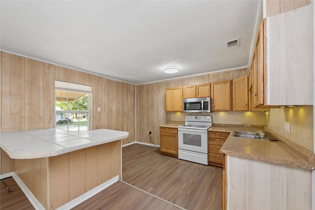 4171 Broken Bow Drive, Lone Oak, TX 75453